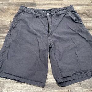 Oakley Men's Gray Micro-Plaid Flat Front Casual Shorts - Size 34